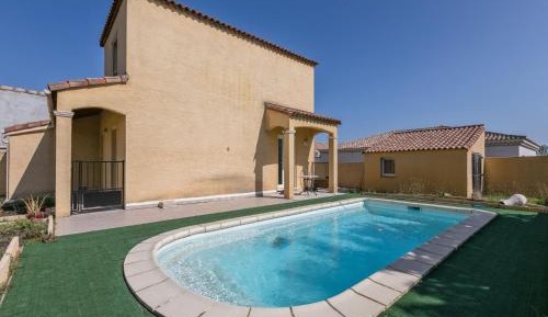 Three-Bedroom Holiday Home 