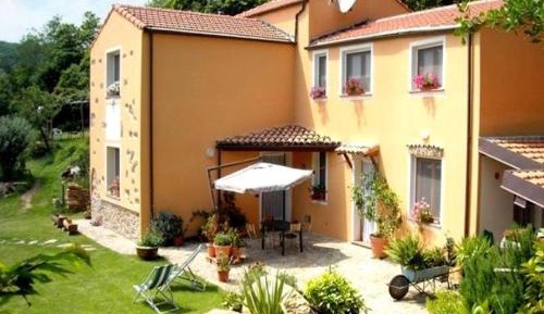 Three-Bedroom Holiday Home 