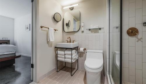 One-Bedroom King Suite with Lanai and Pool View