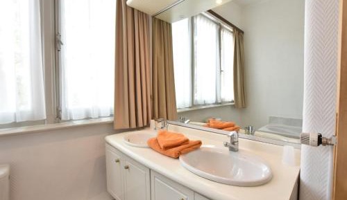 Twelve-Bedroom Holiday Home