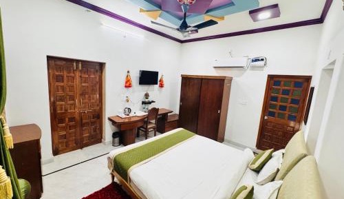 Deluxe King Suite