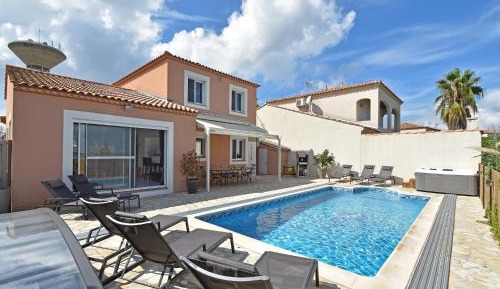 Four-Bedroom Holiday Home