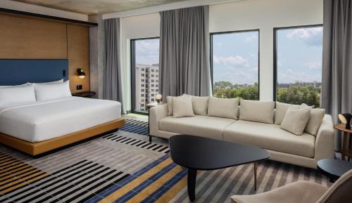 Deluxe King Room
