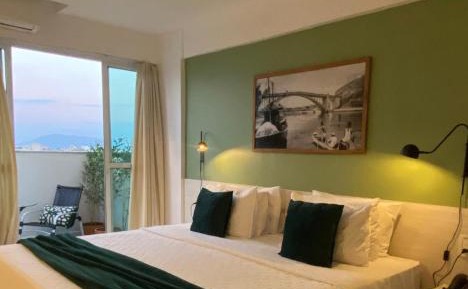 Master Suite with Spa Bath
