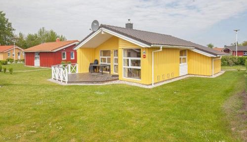 Three-Bedroom Holiday Home 