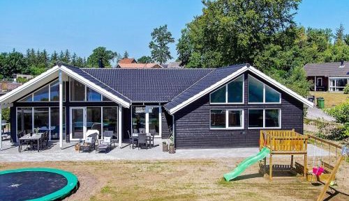 Seven-Bedroom Holiday Home