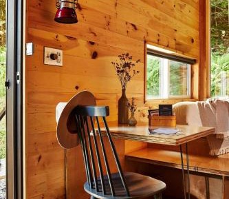 Standard Queen Cabin
