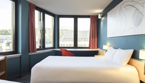 Superior Room with One Double Bed and One Single Bed