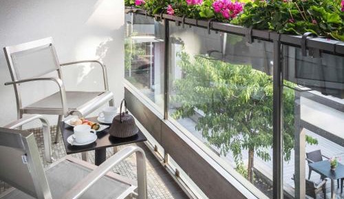 Superior Queen Room with Balcony and Garden View