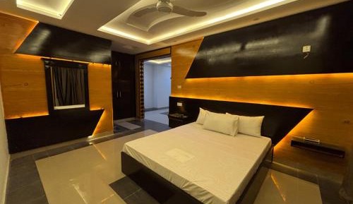 Deluxe Double Room (1 adult + 2 children)