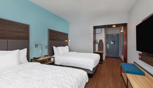 Queen Room with Two Queen Beds and Walk-In Shower