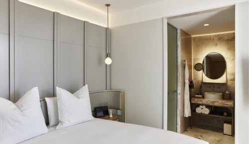 Superior King Room