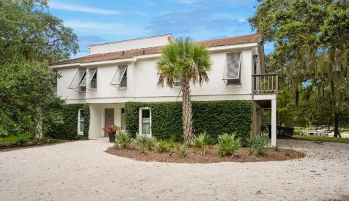Four-Bedroom Holiday Home