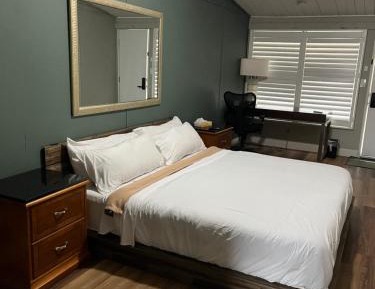 Standard King Room