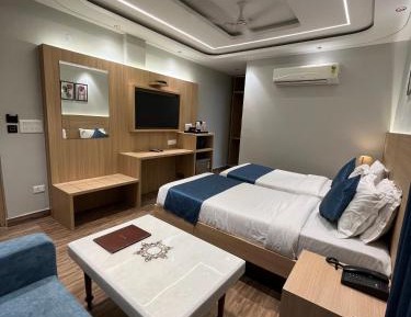 Superior King Suite