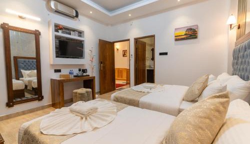Triple Room with Balcony