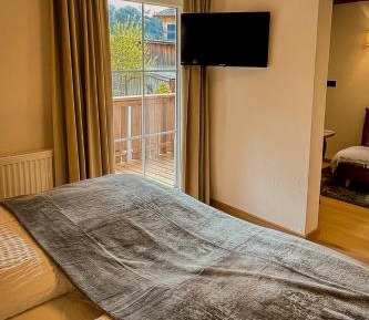 Two-Bedroom Apartment with Mountain View