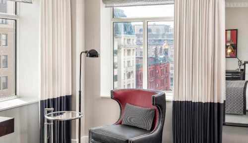 Luxury Corner King Room