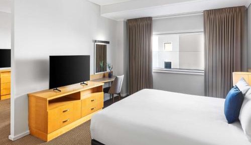 Executive Suite One King