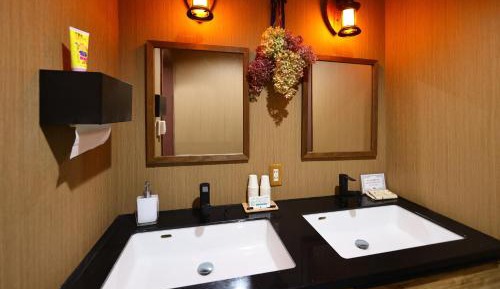 Japanese-Style Room