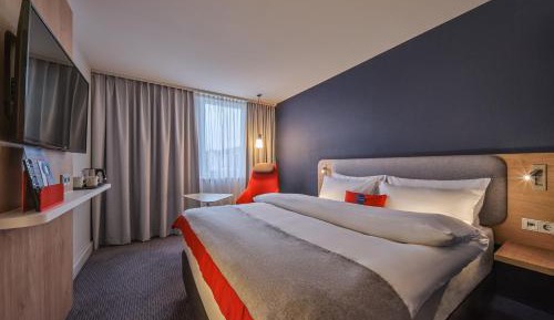Standard Queen Room