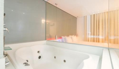One-Bedroom Apartment with Spa Bath