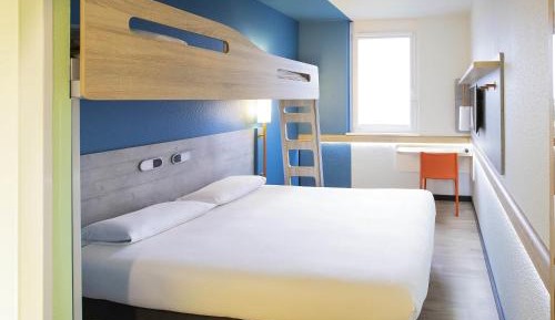 Triple Room with a Double Bed and a Bunk Bed