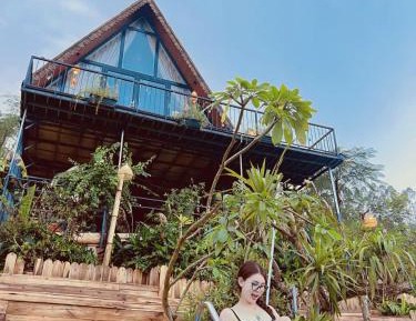 Bungalow with Patio