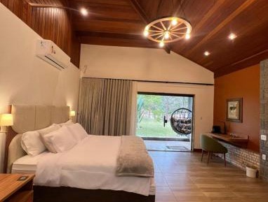 Suite with Garden View