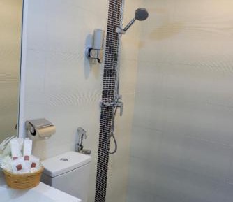 Deluxe King Suite