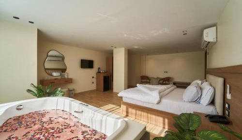 Queen Suite