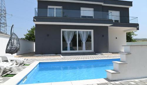 Deluxe Villa