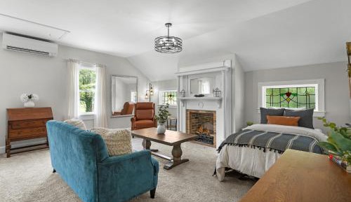 Deluxe King Suite