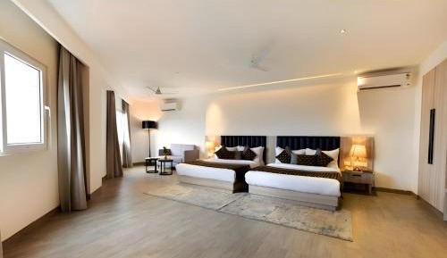 Superior King Suite