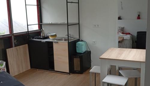 One-Bedroom Apartment - Sea Side