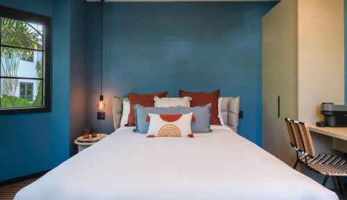 Standard Queen Room