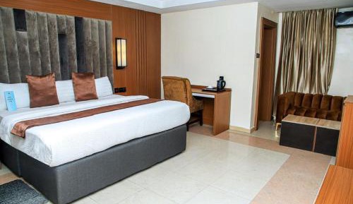 Deluxe King Room
