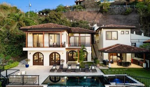 Deluxe Villa