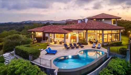 Deluxe Villa