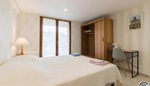 Standard Queen Room