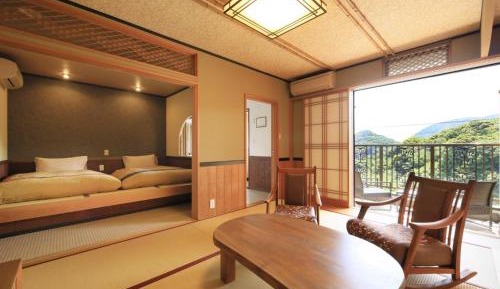 Twin Room with Private Bathroom