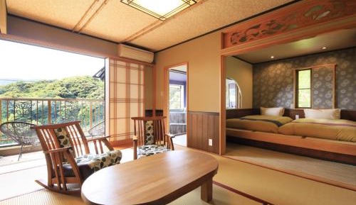 Twin Room with Private Bathroom