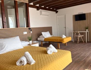 Economy Triple Room