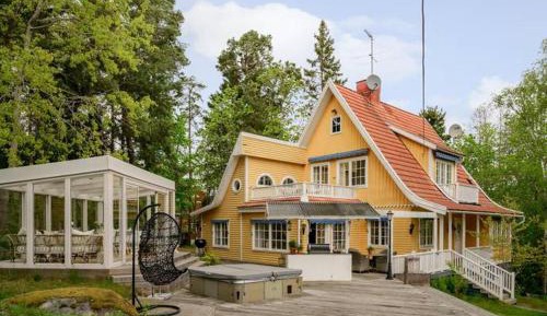 Apartment with Terrace