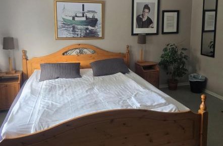 Double or Twin Room with Shared Bathroom