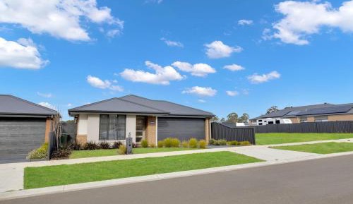Three-Bedroom Holiday Home 