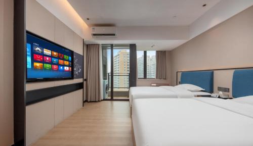 Twin Room with City View