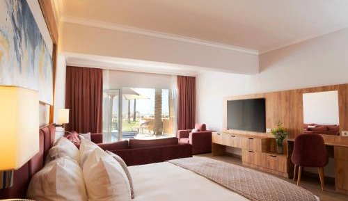 Executive Suite with Private Jacuzzi Pool