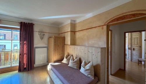 One-Bedroom Apartment with Balcony