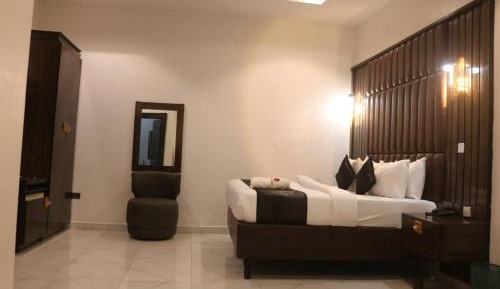 Deluxe Suite